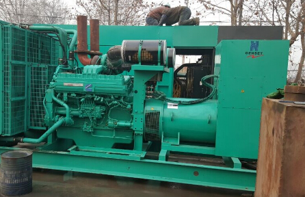 元阳发电机组如何判断水冷式机油散热器内部是否需要清洗？